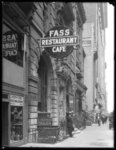 Bord voor Fass Café, 19 W. 31st Street, New York City, 14 juni 1916 door William Davis Hassler