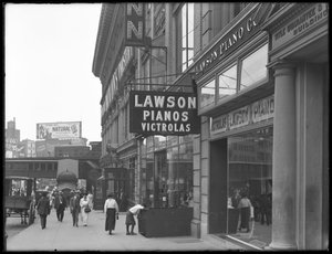 Bord voor Lawson Pianos, 372 E. 149th Street, New York City, 2 augustus 1916 door William Davis Hassler