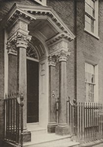 Deur, Brighton Road, Reigate, Surrey (zw/w foto) door William Galsworthy Davie