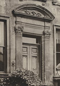 Deur, Chipping Campden, Gloucestershire (zwart-wit foto) door William Galsworthy Davie