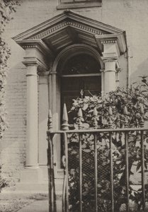 Deur, Cranbrook, Kent door William Galsworthy Davie