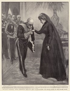 De Troonsbestijging van de Koning, Koningin Margherita ontvangt Lord Mount-Edgcumbe, de Speciale Gezant aan het Italiaanse Hof door William Hatherell