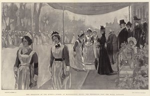 De ontvangst van de verpleegsters van de koningin in Marlborough House, de processie langs het koninklijk paviljoen