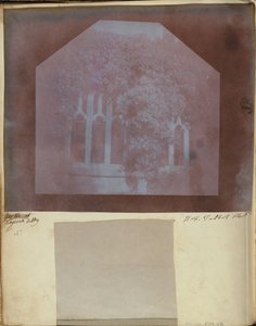 (detail) van de kloosters bij Lacock Abbey door William Henry Fox Talbot