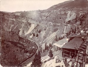 Gilman en Eagle River Canyon, ca. 1880-90 door William Henry Jackson