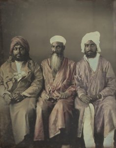 Ongenoemde Portret van Drie Zittende Mannen met Tulbanden door William Johnson