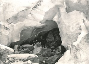 De Rockies: ijsgrot in de Grote Gletsjer, Mount Sir Donald, Canada, 1895