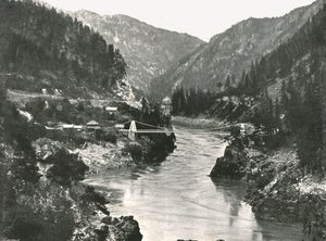 De Rockies: de Frazer Canyon en Cariboo Road Bridge, nabij Spuzzum, Canada, 1895 door William Notman and Son