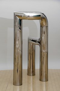Twee Miters, Tripod Serie IV door William Pye