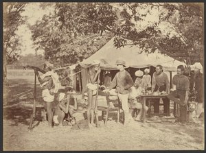 [Overleg op kamp]. door Willoughby Wallace Hooper