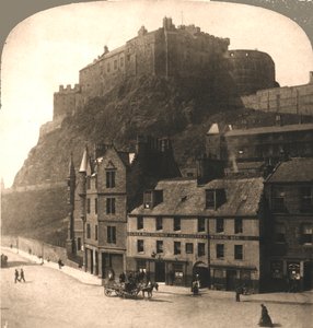 Kasteel van Edinburgh vanaf Grasmarket, Schotland