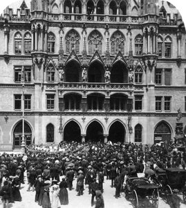 Een openluchtconcert bij het stadhuis, München, Duitsland, ca. 1900s door Wurthle and Sons