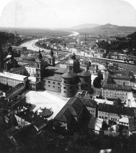 Uitzicht op Salzburg vanaf de Hohensalzburg-vesting, Salzburg, Oostenrijk, ca. 1900 door Wurthle and Sons