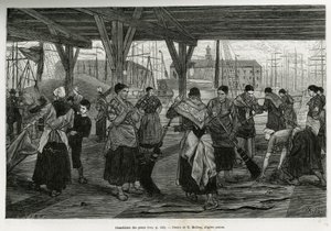 Ontzouting van de huiden, door vrouwen die de resten van de beesten schrapen onder de structuren van de hallen van de haven van Antwerpen. Gravure door X. Mellery, ter illustratie van het verhaal van België, door Camille Lemonnier, gepubliceerd in Le tour  door Xavier Mellery