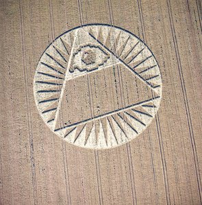 Graancirkel in tarweveld, Highclere, Hampshire, 21 juli 2002 (luchtfoto)
