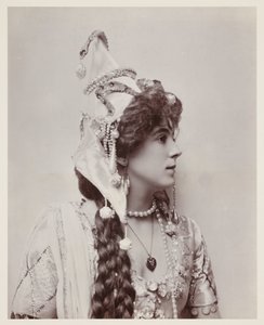Edwardiaans portret, vrouw in exotisch kostuum