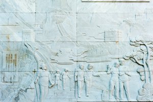 Marmeren reliëf met mensen; Grote Muur; Jinshanling sectie; Volksrepubliek China door Frederick (attr. to) Barnard
