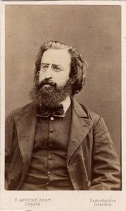 Parijse Commune (1871): portret van Theophile Ferre (1846-1871) lid van de Commune. Fotografie Appert. Afm. 10,5X6,3 cm door Frederick (attr. to) Barnard