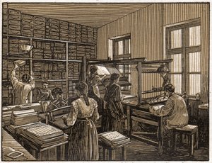 Drukkerij in Boedapest, Hongarije: faconneren en voorbereiden van boeken. Vrouwenwerk. ca. 1910 (Illustratie) door . .