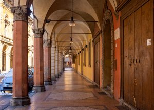 Via Galliera, Bologna, Italië door . .