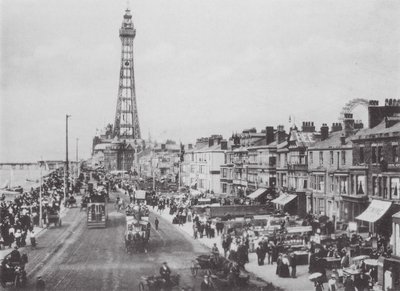 Centrale Promenade, Blackpool door (after) English photographer