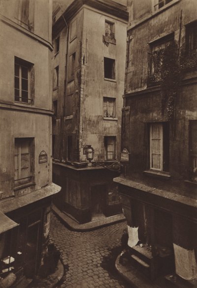 Kruispunt van de straten Mondetour, Pirouette en de Kleine-Truanderie in 1886 door (after) French Photographer