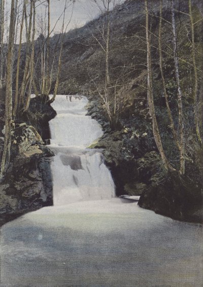Waterval van Benet, bij Murat door (after) French Photographer