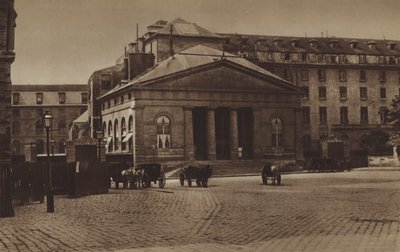 Gevel van het Hotel-Dieu op het Parvis Notre-Dame rond 1865 door (after) French Photographer