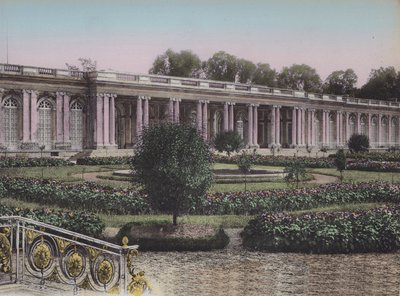 Grand Trianon, gevel aan de tuinen door (after) French Photographer