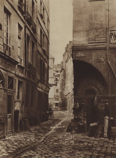 Rue des Marmousets in 1864, genomen vanaf de rue Saint-Landry, was op de locatie van het nieuwe Hotel-Dieu (zwart-wit foto) door (after) French Photographer