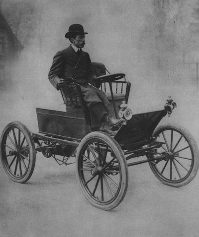 Santos Dumont rijdt in zijn auto (zwart-wit foto) door (after) French Photographer