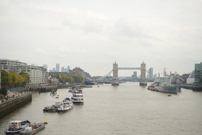 London Bridge over de Theems in het hart van Londen door Albert Mansour
