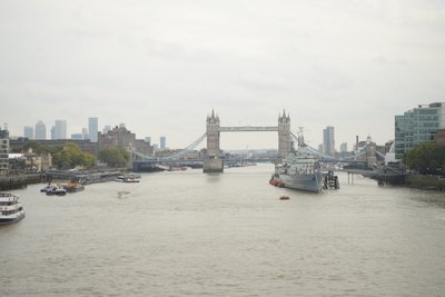 London Bridge over de Theems in het hart van Londen door Albert Mansour