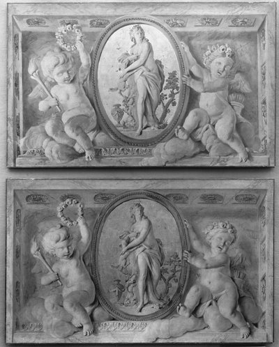 Paar bovendeuren met Diana of een nimf in een ovaal medaillon ondersteund door amorini, 1770-90 door 18th century . French Painter