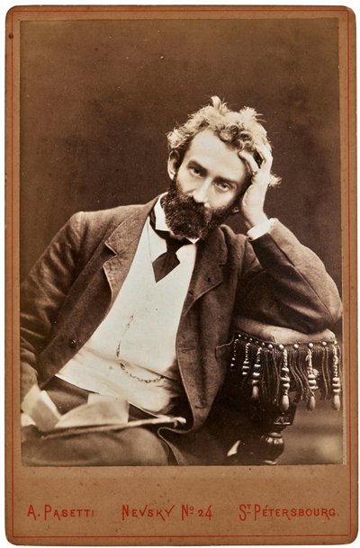 Portret van Nicholas Miklouho-Maclay (1846-1888) - Nikolai Mikloukho-Maklai - etnoloog, antropoloog en bioloog van Oekraïens-Russische afkomst. Fotostudio A. Pasetti Staats Openluchtmuseum Spasskoye-Lutovinovo door A. Pasetti Photo Studio