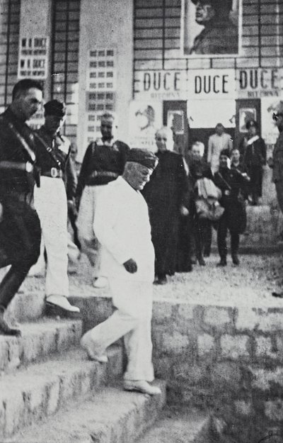 Album "Duce": Benito Mussolini tijdens een officieel bezoek aan Sicilië door A. Scarlata