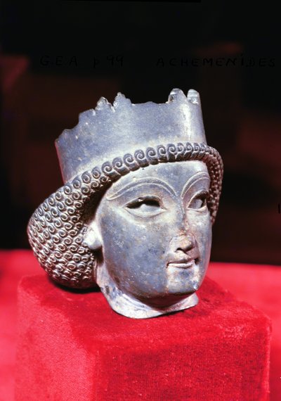 Hoofd van een prins, uit Persepolis, 5e-4e eeuw v.Chr. door Achaemenid