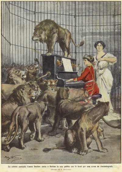 Emma Destinn zingt in een kooi van leeuwen in Berlijn door Achille Beltrame