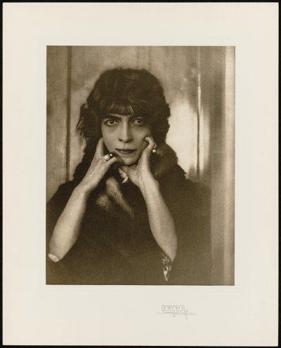 Portret van de Markiezin Luisa Casati door Adolf de Meyer