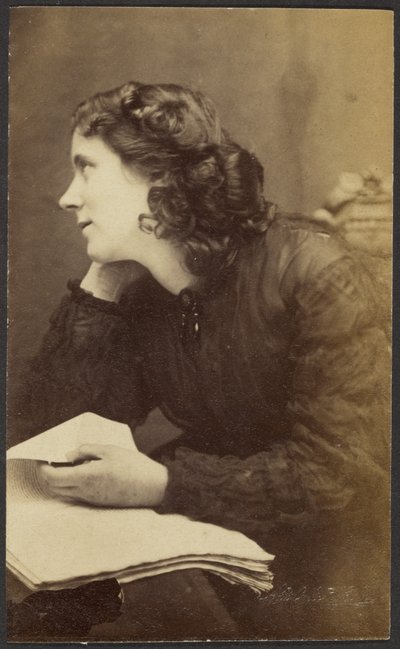 [Portret van een vrouw]. door Adolphe Beau