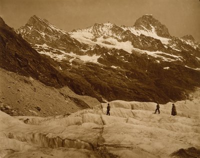 Alpenlandschap, drie wandelaars op een gletsjer, 1860s door Adolphe Braun