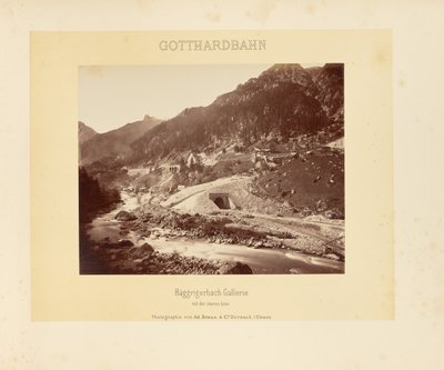 Gotthardspoorweg: galerij Häggrigerbach met de bovenleiding door Adolphe Braun and Cie