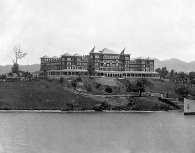 Titchfield Hotel, Port Antonio, Jamaica door Adolphe Duperly and Son