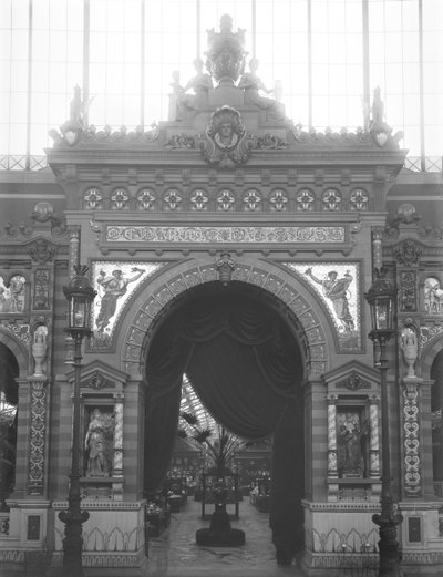 Portiek van keramiek, Wereldtentoonstelling, Parijs, 1889 door Adolphe Giraudon