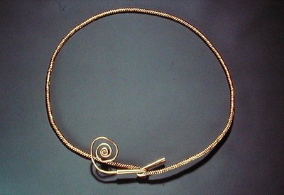 Torc, uit Tara, County Meath, Midden Bronstijd door Age Bronze