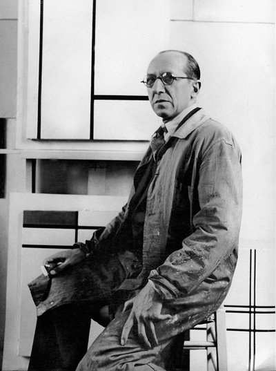 Piet Mondriaan in zijn atelier aan de 26 avenue du Depart door Albert Eugene Gallatin