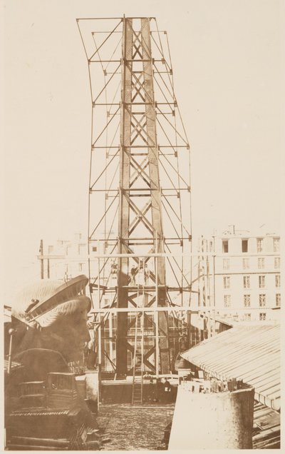 Steigers voor de assemblage van het Vrijheidsbeeld, het hoofd links getoond, Parijs, 1883 door Albert Fernique