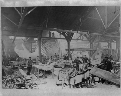 Arbeiders bouwen het Vrijheidsbeeld in Bartholdi