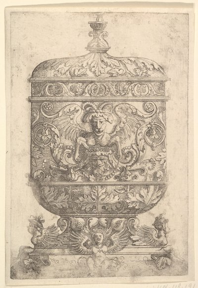 Gedekte beker met grotesken op een witte achtergrond door Albrecht Altdorfer