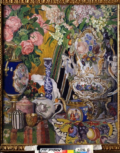 Stilleven met bloemen en porselein door Aleksandr Jakovlevic Golovin